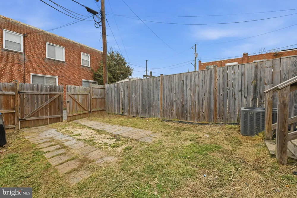 2242 16TH STREET NE Washington, DC 20018