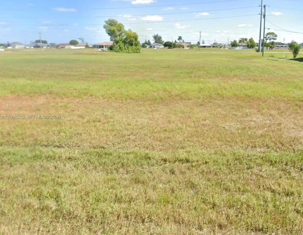 1717 NW Juanita PL Cape Coral, FL 33993