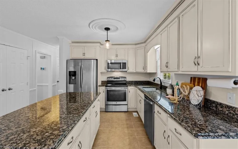 3201 Quail Run Drive High Point, NC 27265