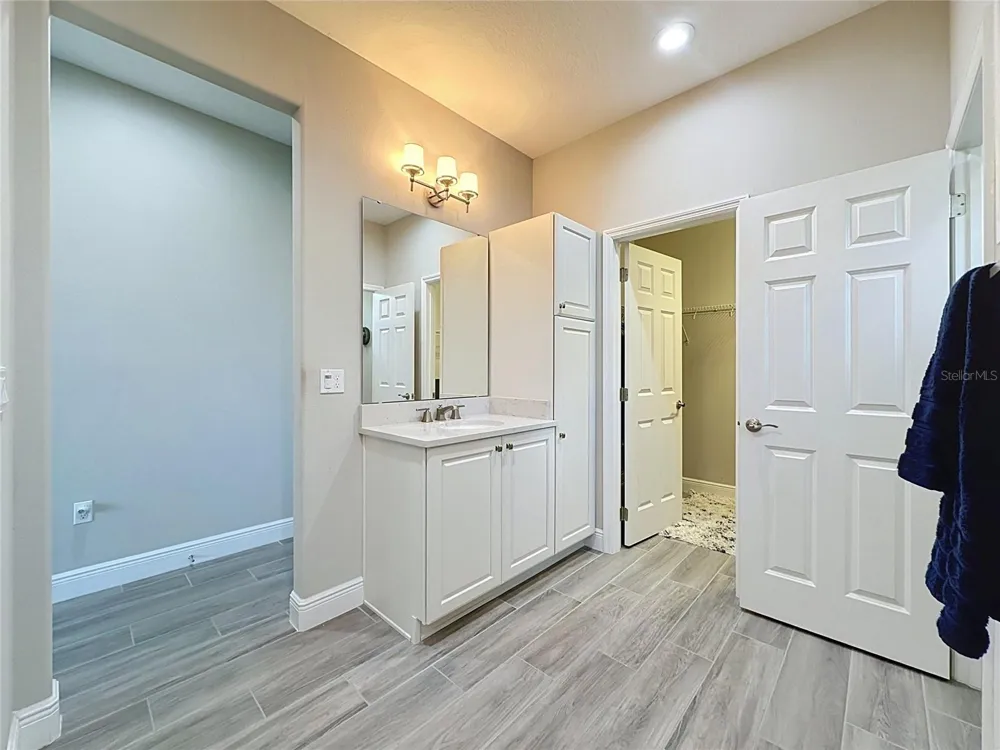 174 SILVER MAPLE ROAD Groveland, FL 34736