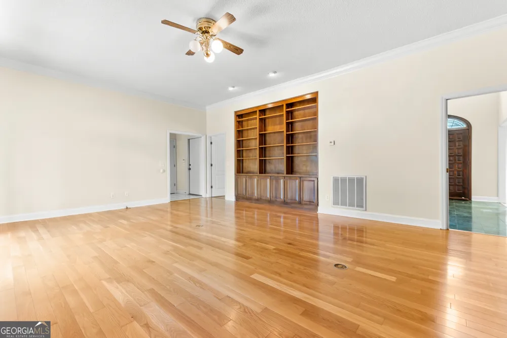 114 Holly DR Warner Robins, GA 31088