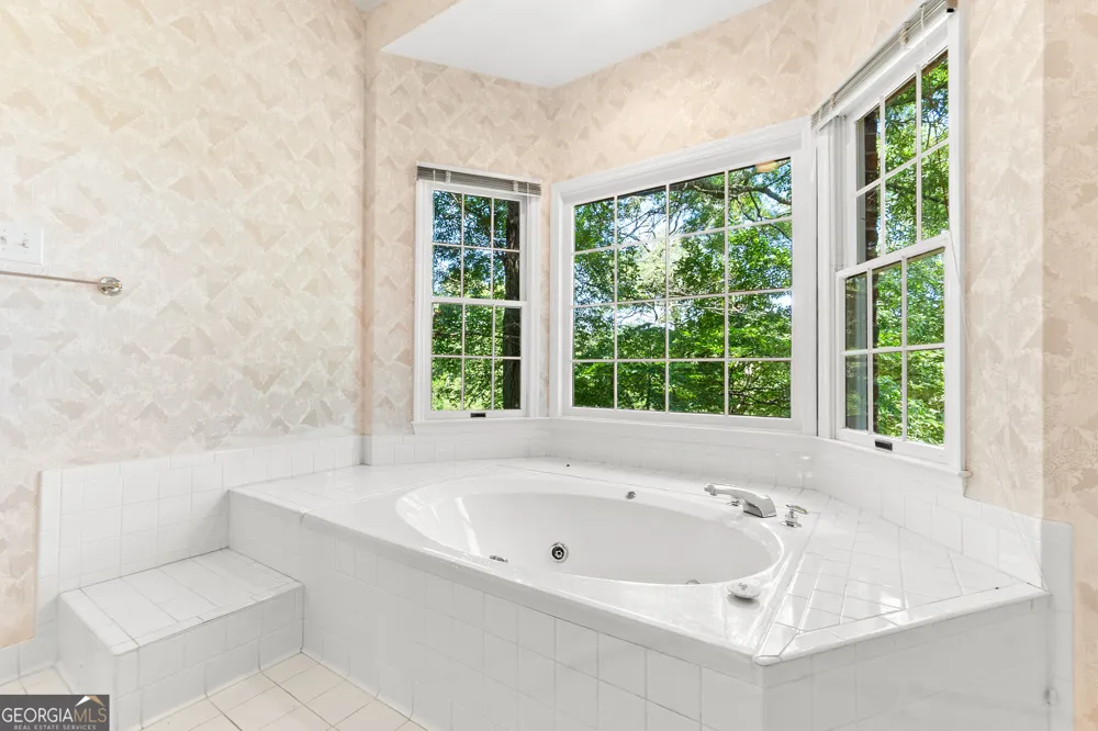 114 Holly DR Warner Robins, GA 31088