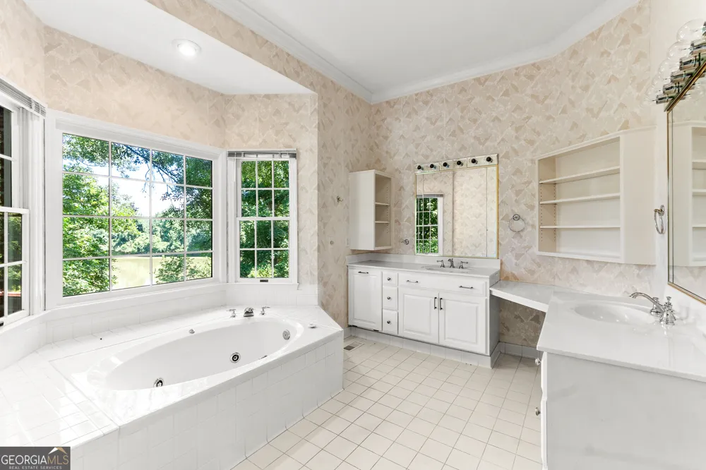 114 Holly DR Warner Robins, GA 31088
