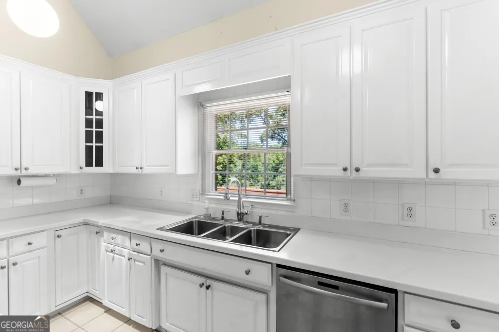 114 Holly DR Warner Robins, GA 31088