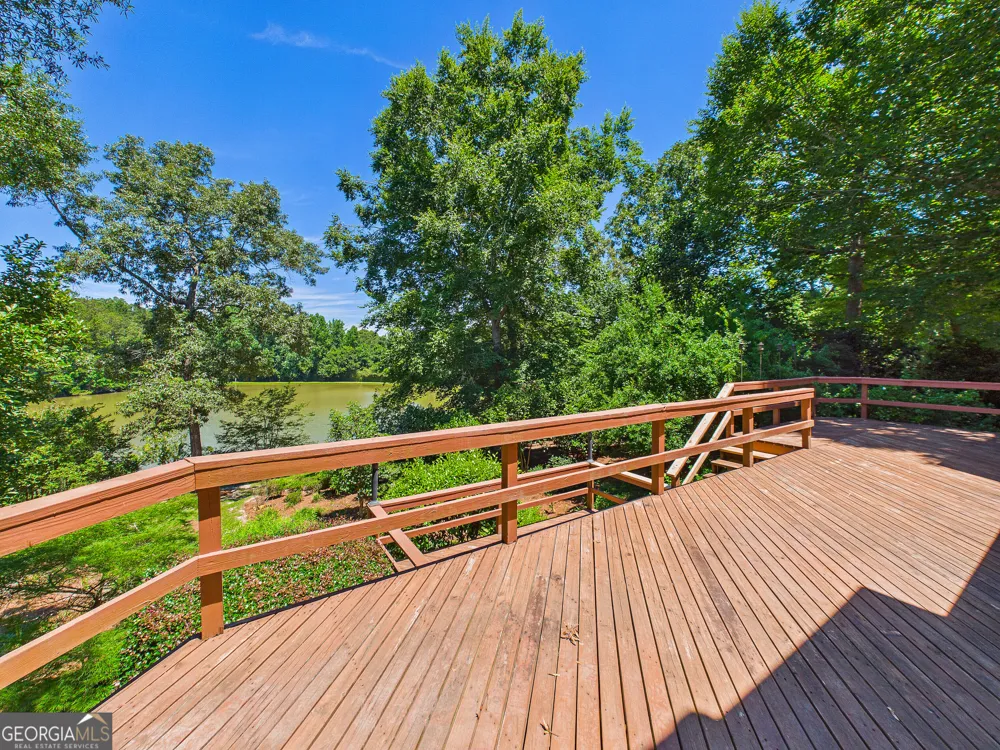 114 Holly DR Warner Robins, GA 31088
