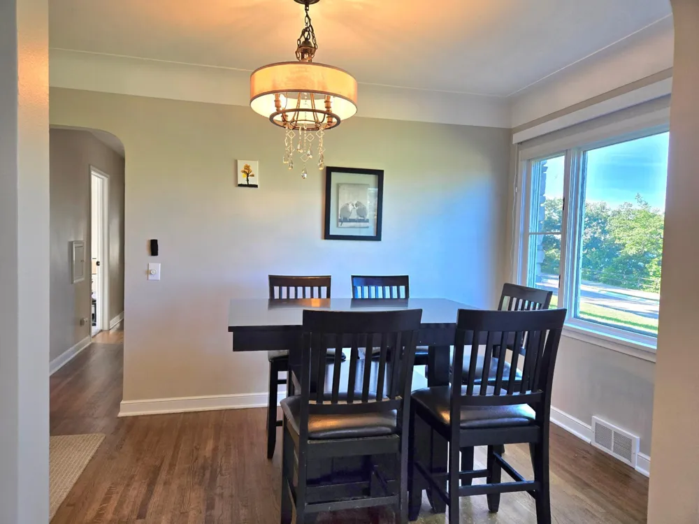 1736 E Shore Drive Maplewood, MN 55109