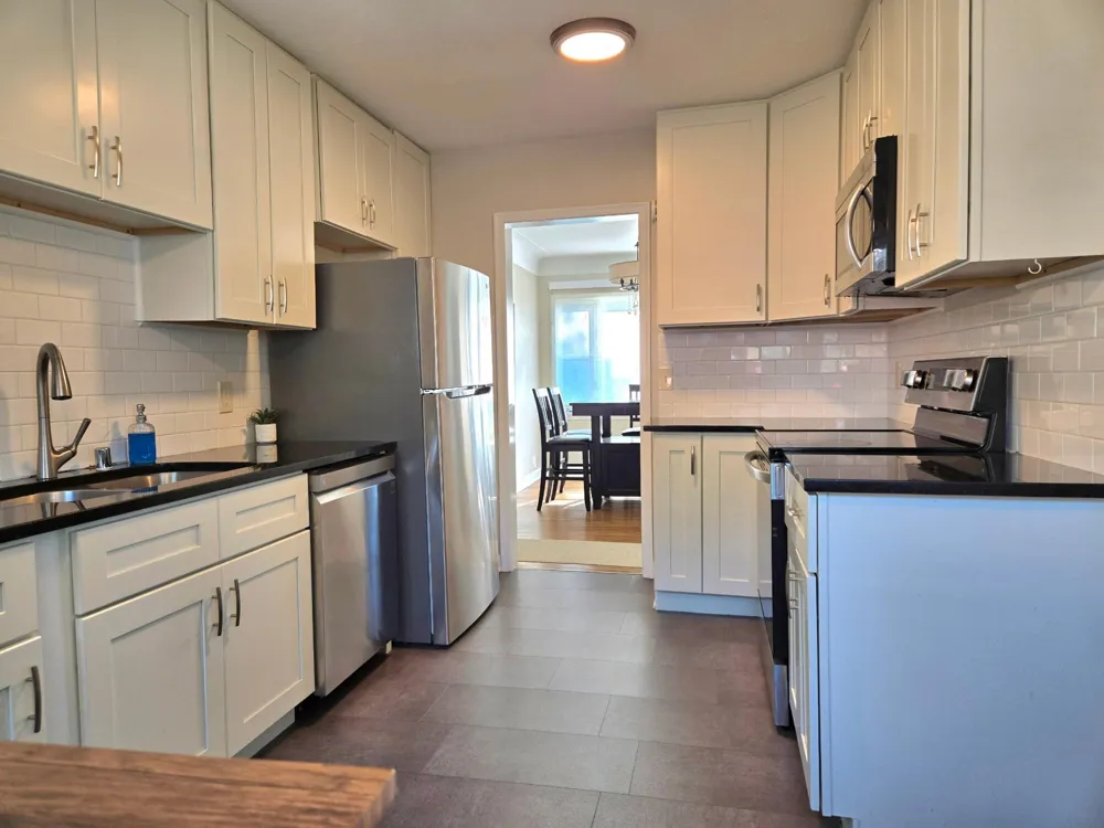 1736 E Shore Drive Maplewood, MN 55109