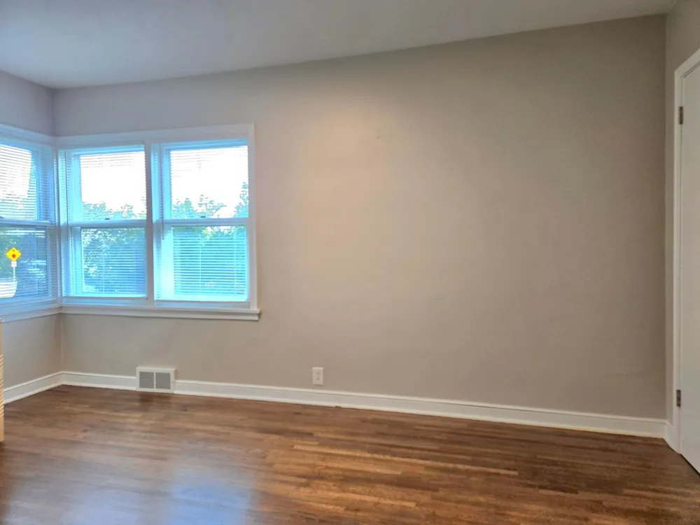 1736 E Shore Drive Maplewood, MN 55109