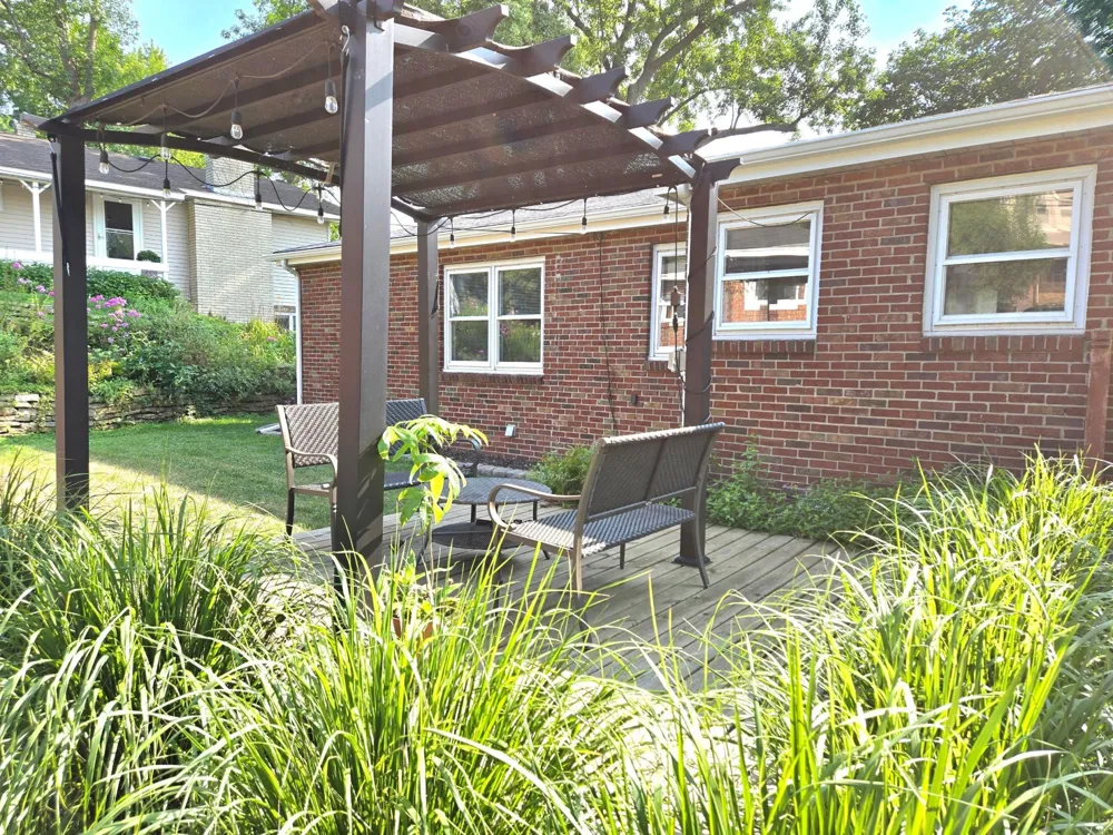 1736 E Shore Drive Maplewood, MN 55109