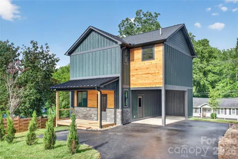 1013 Fassifern Court