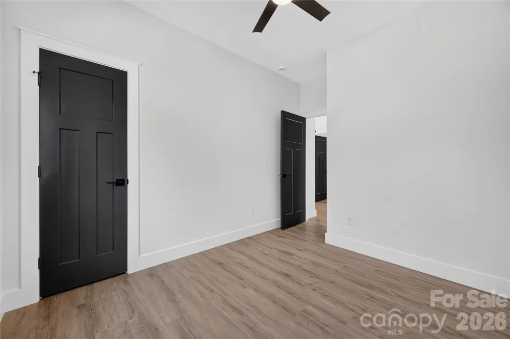 1013 Fassifern Court Hendersonville, NC 28791