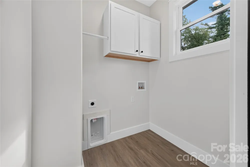 1013 Fassifern Court Hendersonville, NC 28791