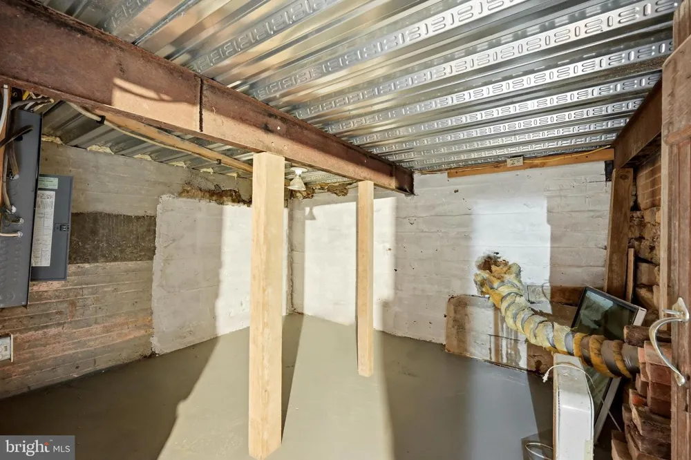 2122 JONES ROAD Winchester, VA 22602