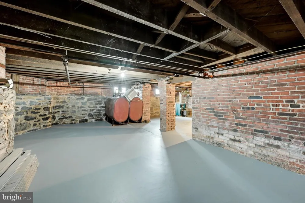 2122 JONES ROAD Winchester, VA 22602