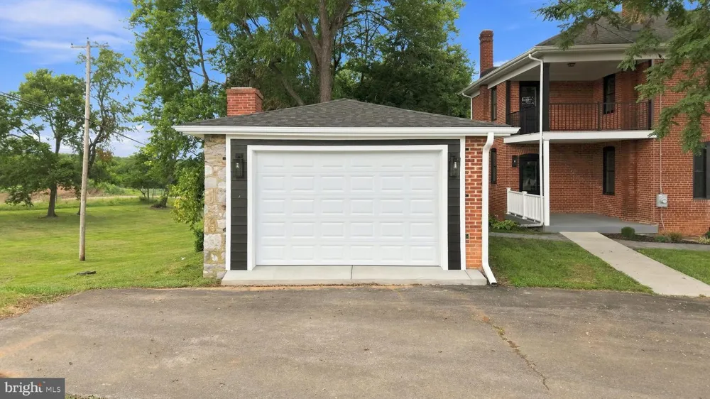 2122 JONES ROAD Winchester, VA 22602