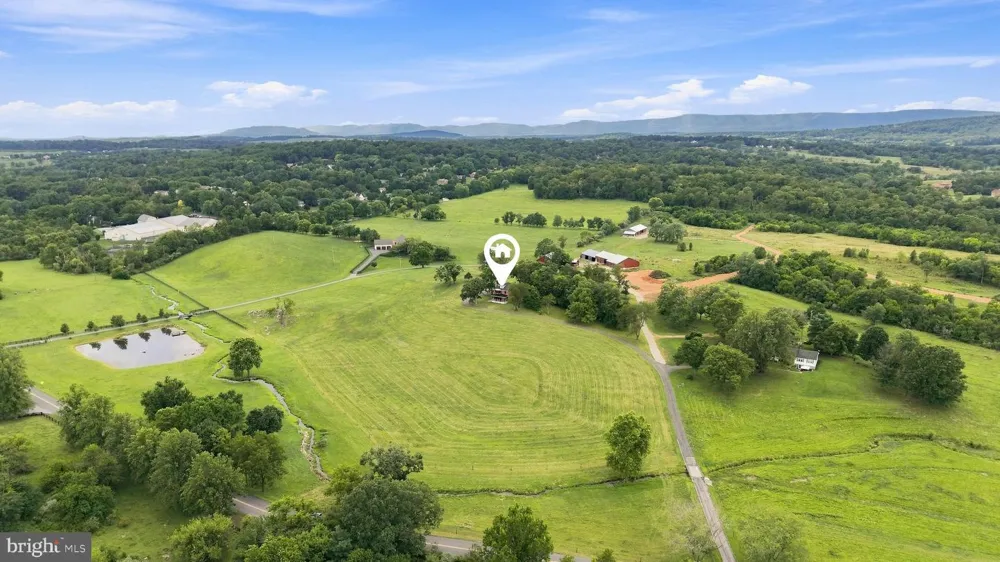 2122 JONES ROAD Winchester, VA 22602