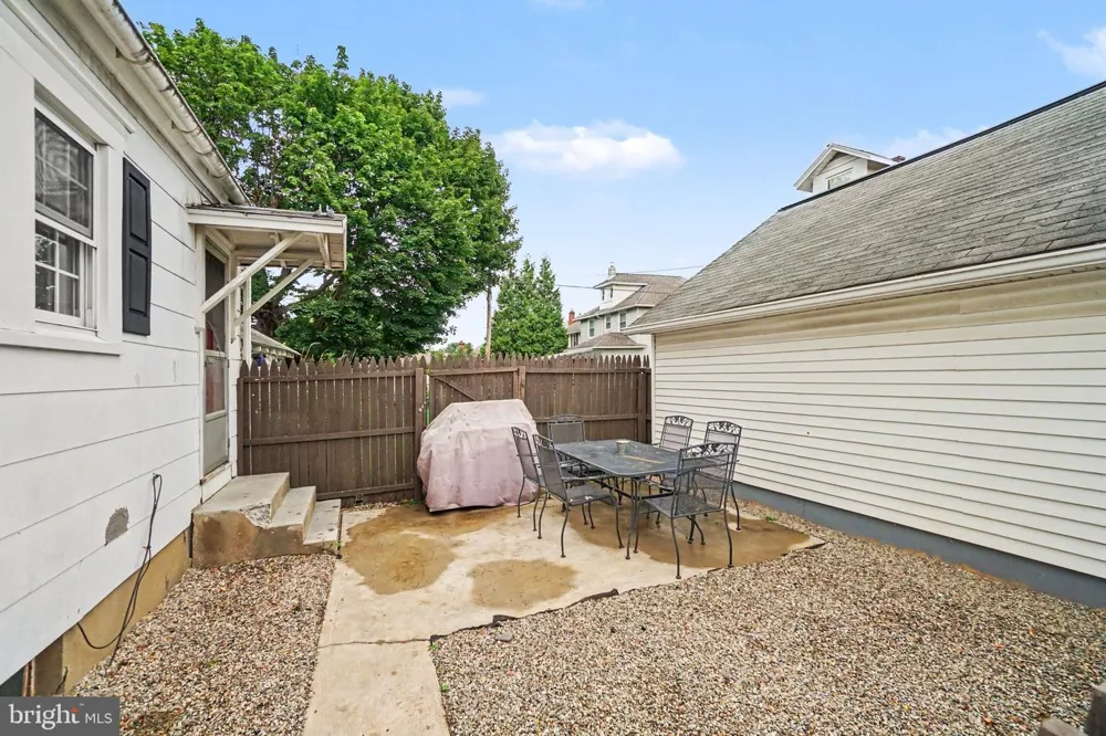 911 W CHERRY STREET Palmyra, PA 17078