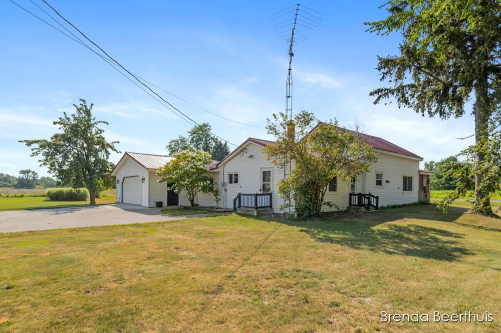 8800 Ellis Road Ravenna, MI 49451