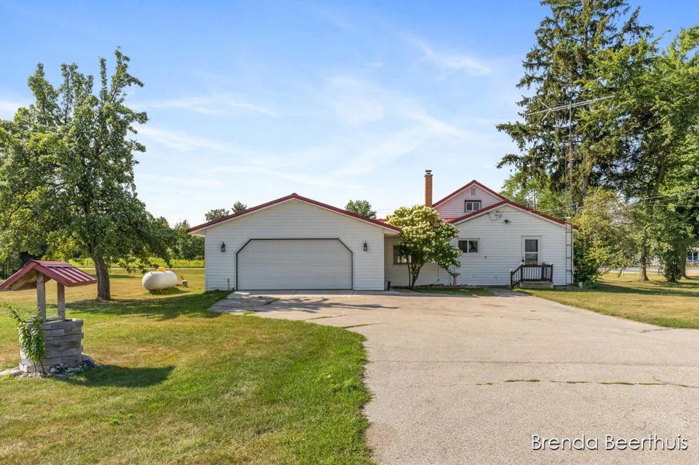 8800 Ellis Road Ravenna, MI 49451
