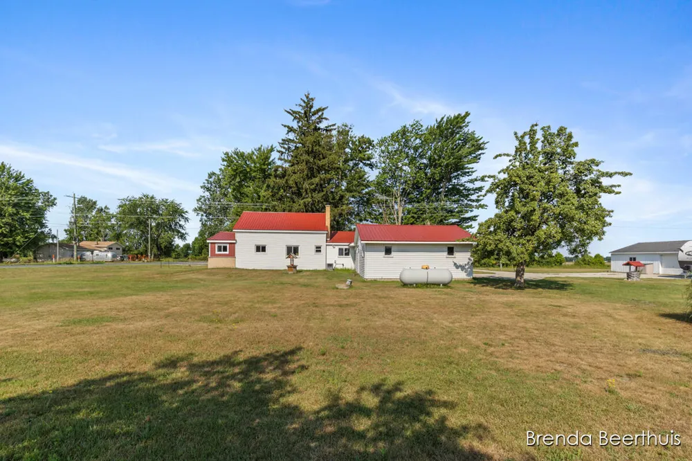 8800 Ellis Road Ravenna, MI 49451