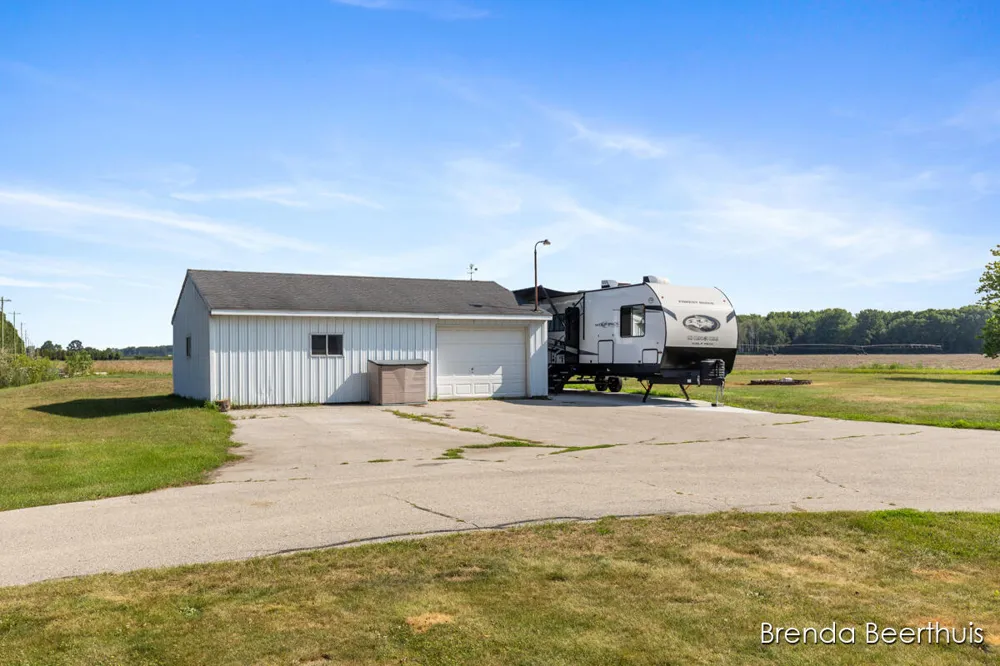 8800 Ellis Road Ravenna, MI 49451