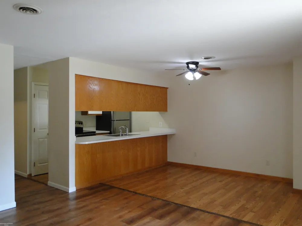 29842 Utica Road Roseville City, MI 48066