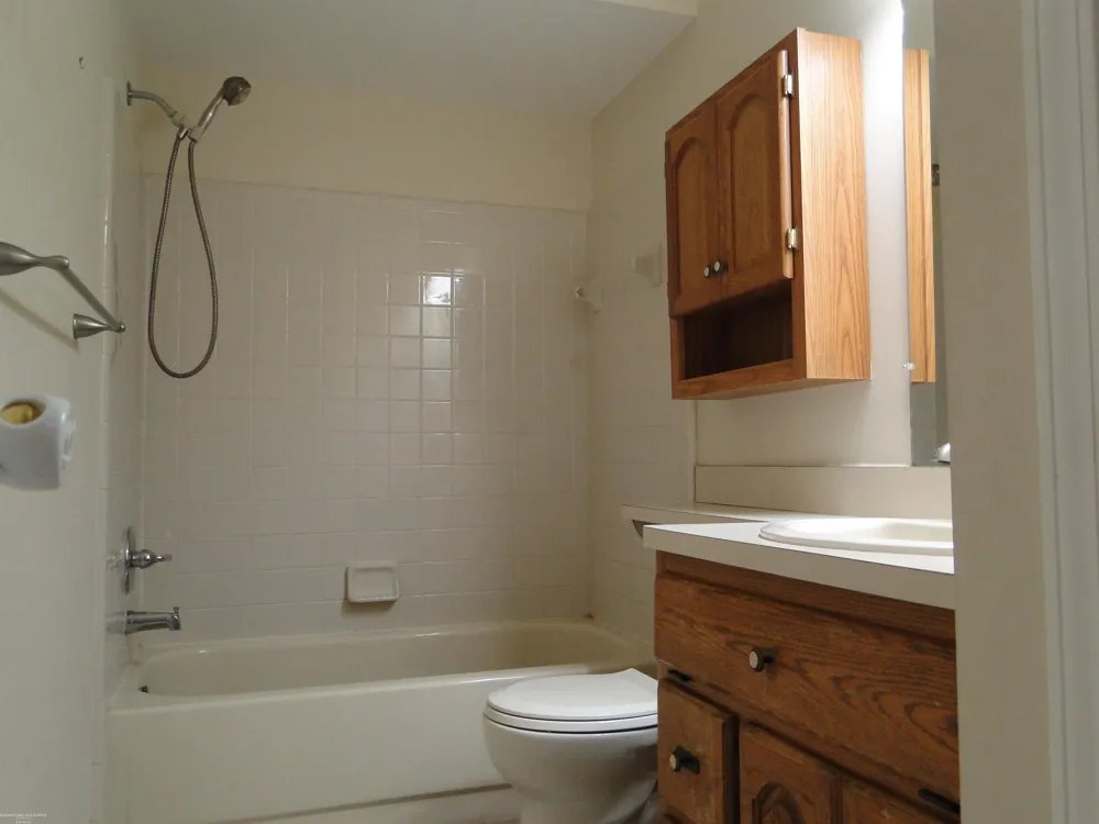 29842 Utica Road Roseville City, MI 48066