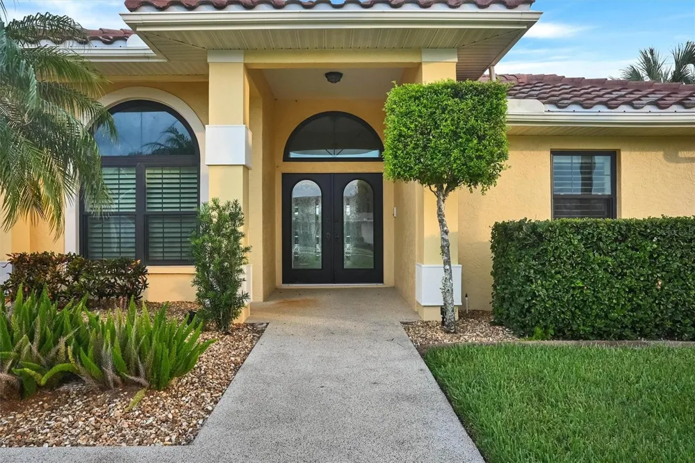 1565 WATERFORD DRIVE Venice, FL 34292