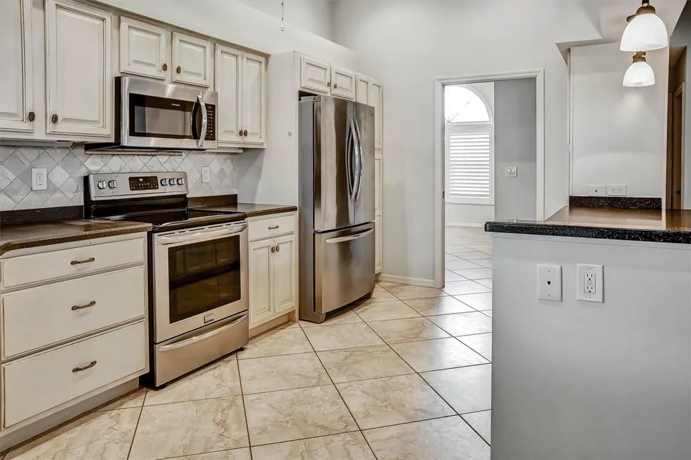 1565 WATERFORD DRIVE Venice, FL 34292