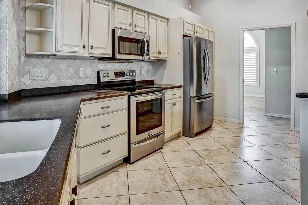 1565 WATERFORD DRIVE Venice, FL 34292