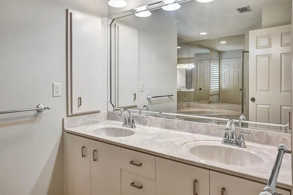 1565 WATERFORD DRIVE Venice, FL 34292