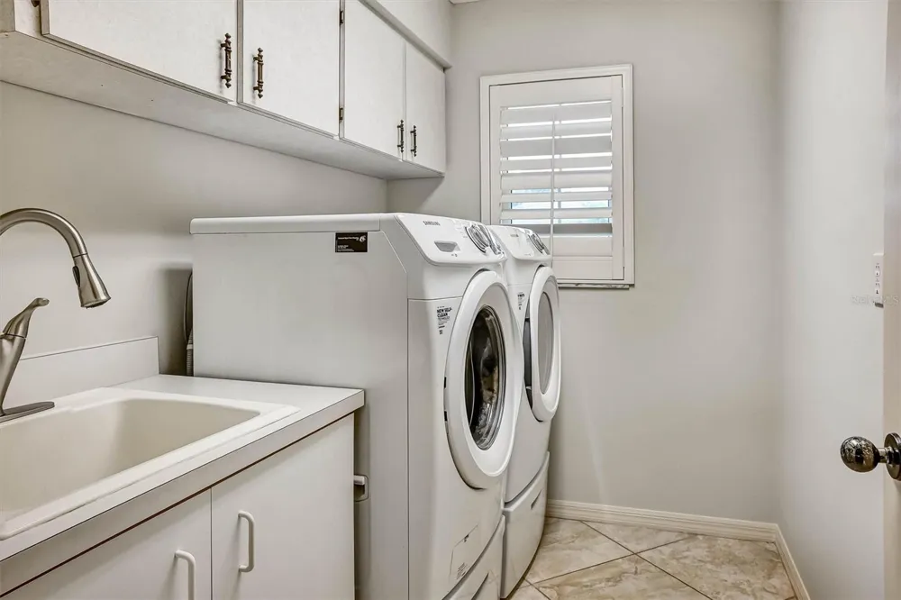 1565 WATERFORD DRIVE Venice, FL 34292