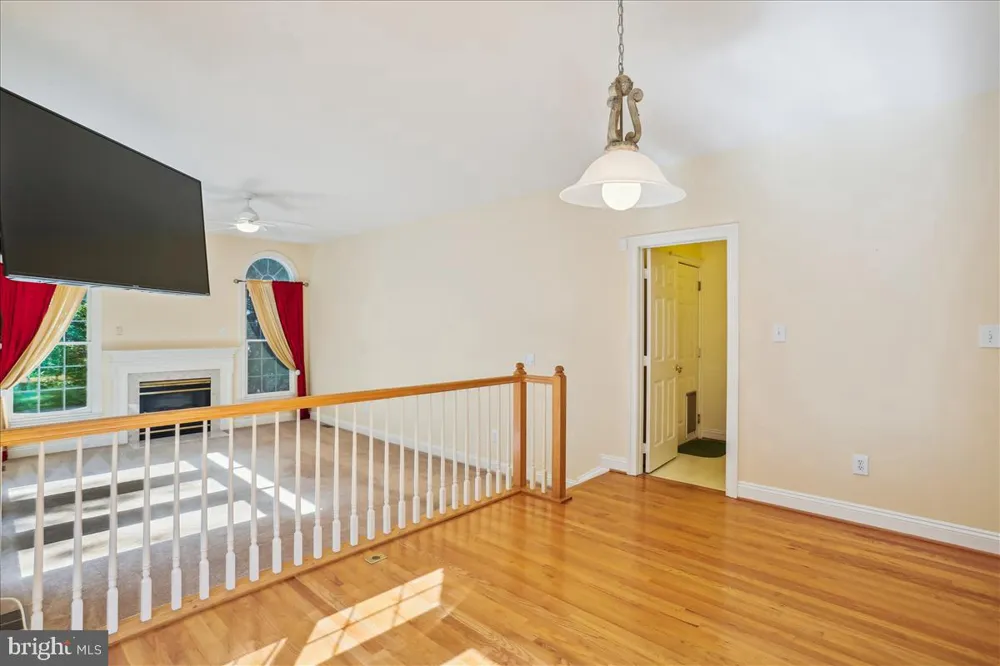 8931 FALLS FARM DRIVE Potomac, MD 20854