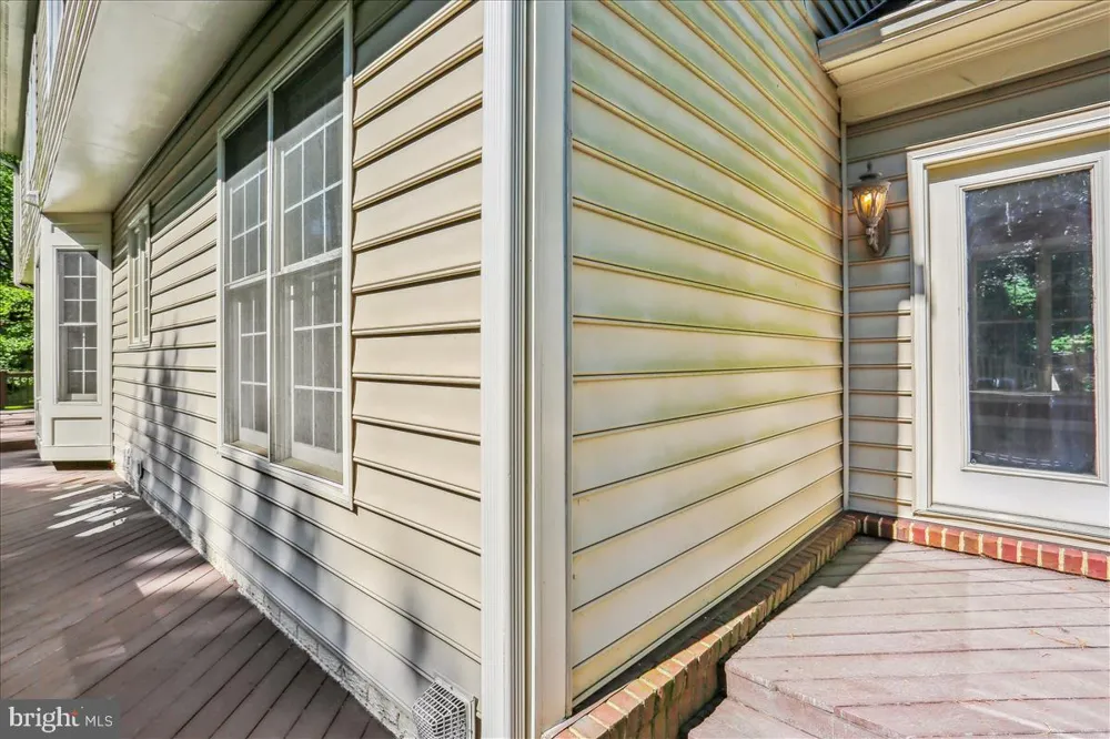 8931 FALLS FARM DRIVE Potomac, MD 20854