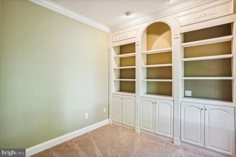 8931 FALLS FARM DRIVE Potomac, MD 20854