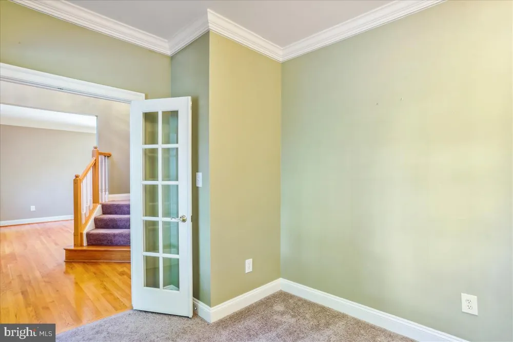 8931 FALLS FARM DRIVE Potomac, MD 20854