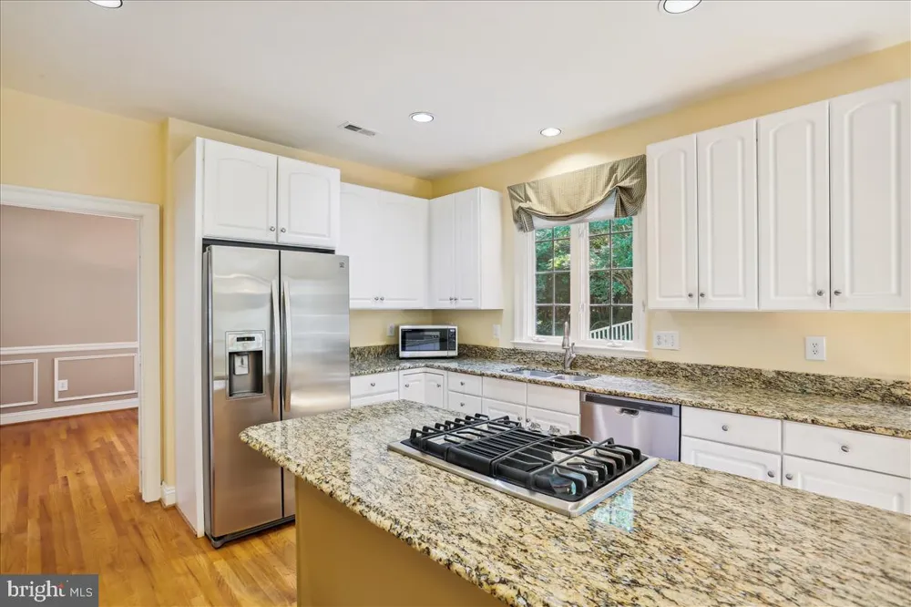 8931 FALLS FARM DRIVE Potomac, MD 20854