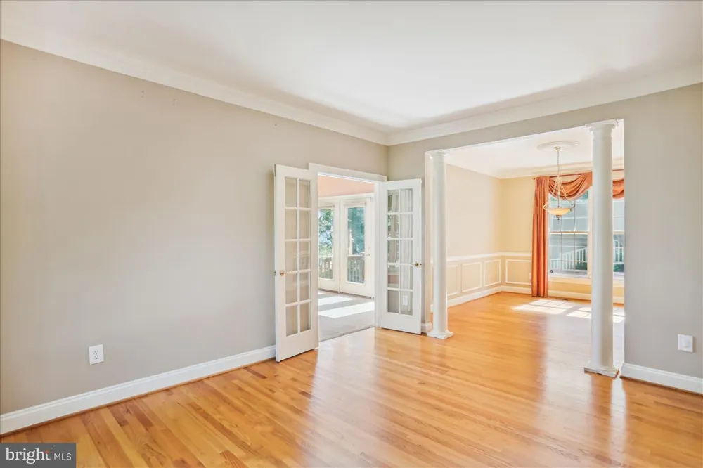 8931 FALLS FARM DRIVE Potomac, MD 20854