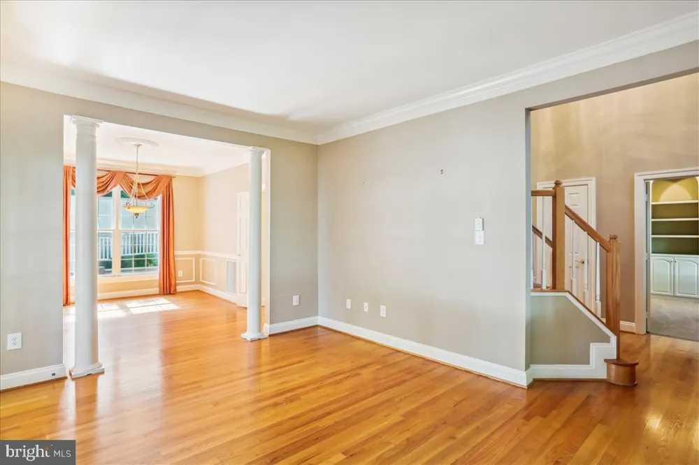 8931 FALLS FARM DRIVE Potomac, MD 20854