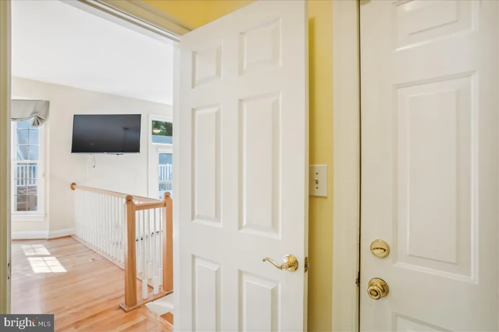 8931 FALLS FARM DRIVE Potomac, MD 20854