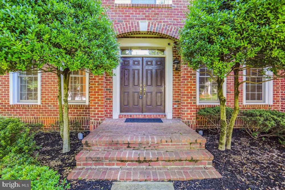 8931 FALLS FARM DRIVE Potomac, MD 20854