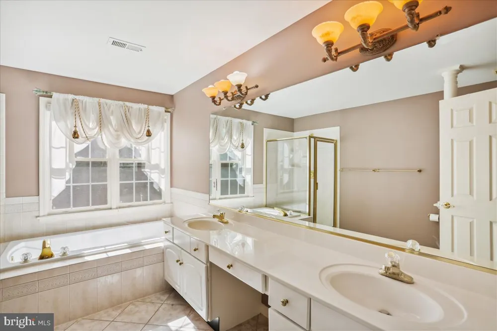 8931 FALLS FARM DRIVE Potomac, MD 20854
