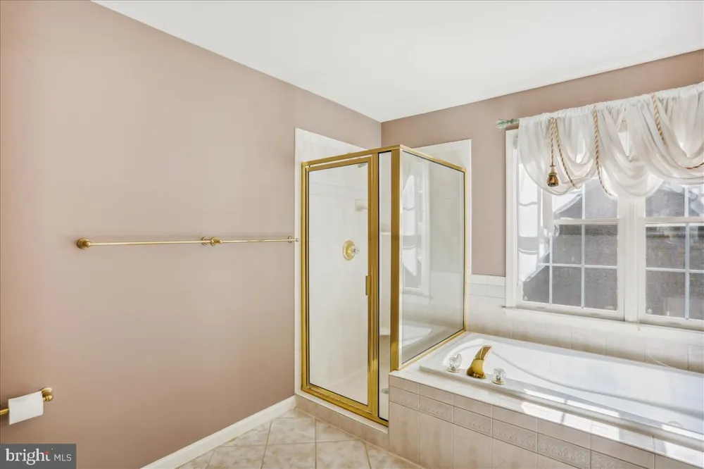 8931 FALLS FARM DRIVE Potomac, MD 20854