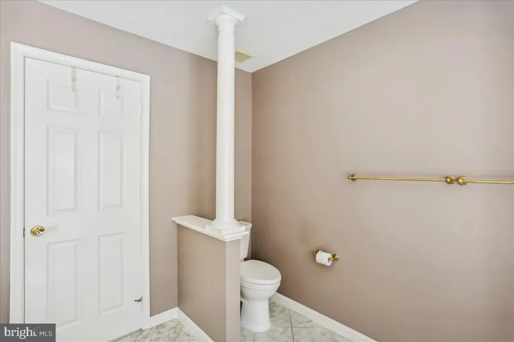 8931 FALLS FARM DRIVE Potomac, MD 20854
