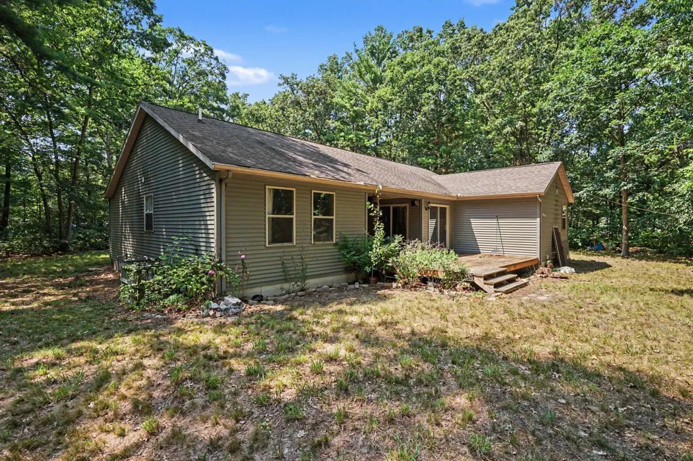 416 E River Road Dalton Township, MI 49445