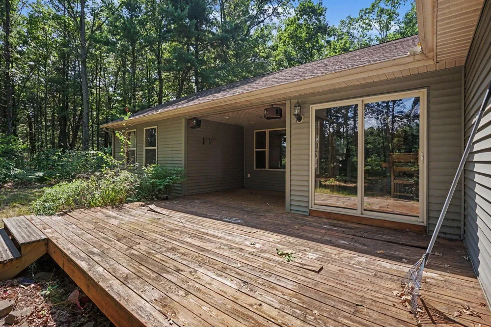 416 E River Road Dalton Township, MI 49445