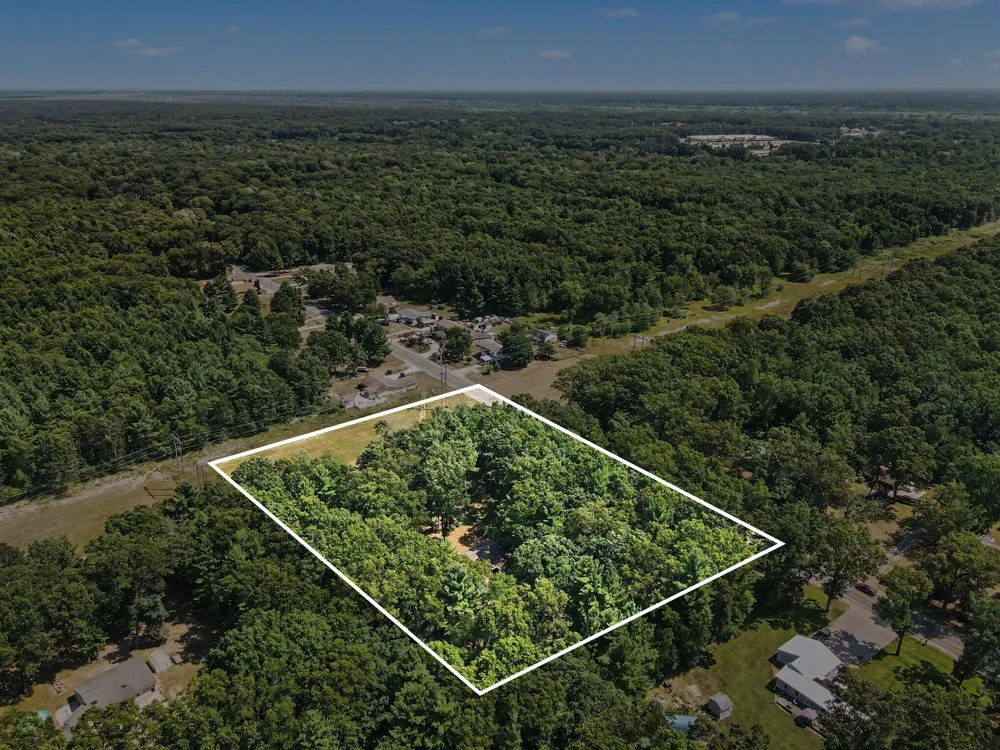 416 E River Road Dalton Township, MI 49445
