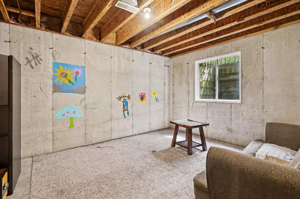 416 E River Road Dalton Township, MI 49445