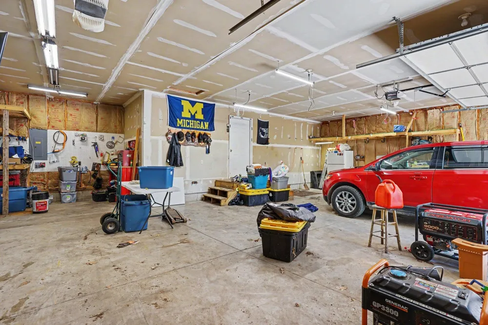 416 E River Road Dalton Township, MI 49445