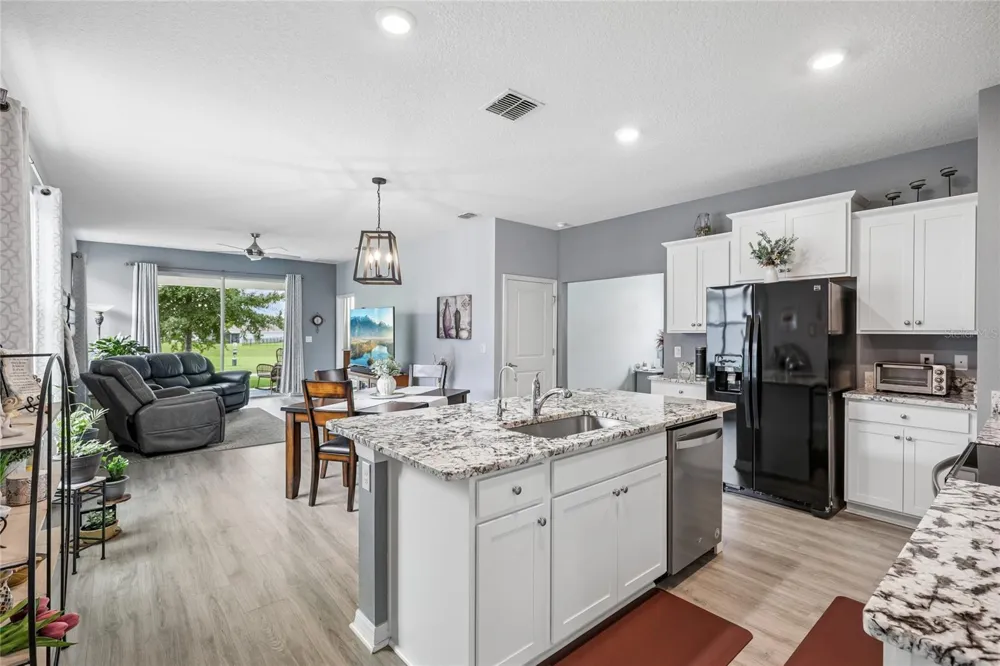 5395 SUNSHINE DRIVE Wildwood, FL 34785